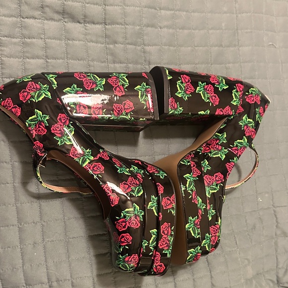 Betsey Johnson Black and Pink Floral Heels - Picture 2 of 5